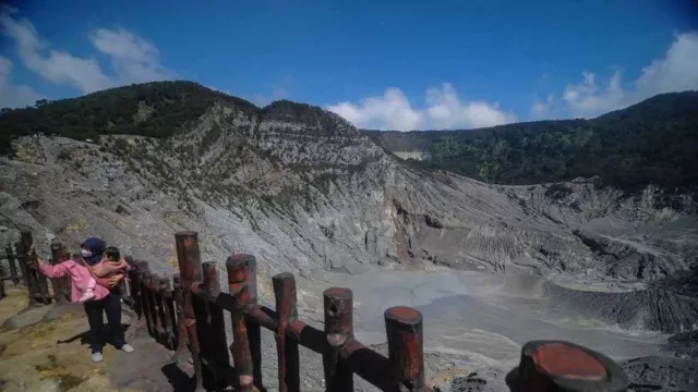3 Wisata Jawa Barat yang Membuat Terpana, Datang ke Tangkuban Perahu! - GenPI.co