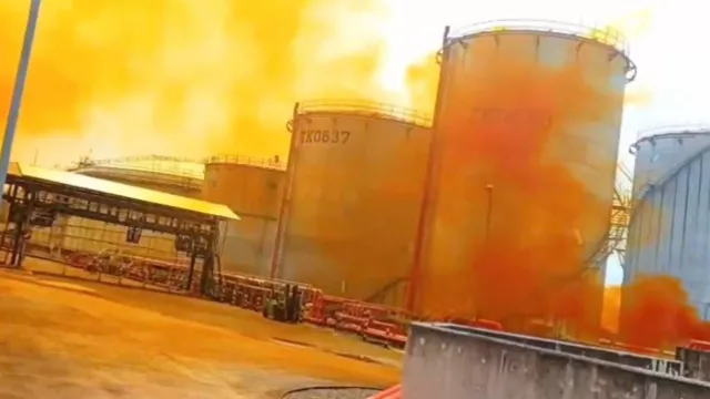 Heboh! Asap Oranye Pabrik Gegerkan Cilegon, Warga Sempat Keluhkan Sesak Napas - GenPI.co