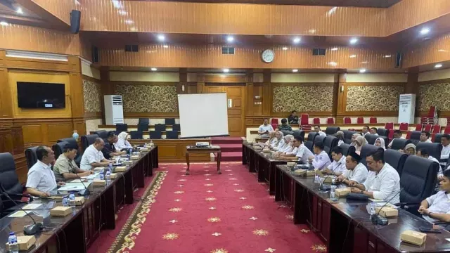 Gaji 3.587 PPPK Paruh Waktu Belum Cair di Serang, Para Guru Cari Sampingan - GenPI.co