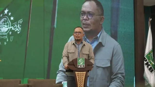 Hanif Dhakiri PKB Sebut Partainya Tak Mau Campuri Internal Nahdlatul Ulama - GenPI.co
