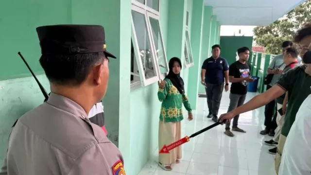 Ngeri! Siswa MTsN di Lumajang Tertembak Peluru Nyasar, Luka Paha Kiri dan Operasi - GenPI.co