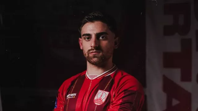 Eks Striker Persebaya Dejan Tumbas Bertekad Bawa Persis Keluar Zona Degradasi - GenPI.co