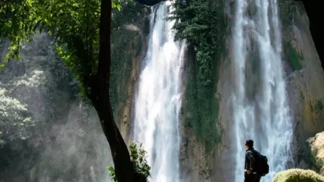 Rekomendasi Wisata Sukabumi, Serunya Bermain Air di Curug Cikaso - GenPI.co