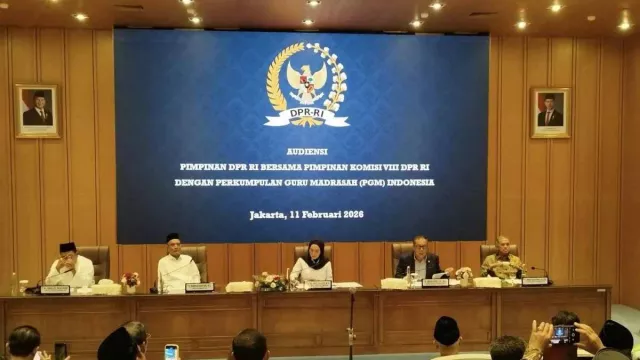 DPR Lapor ke Prabowo Subianto, Soal Gaji Guru Madrasah Rp 250 Ribu Per Bulan - GenPI.co