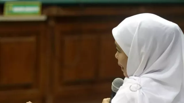 Khofifah Bantah Ada Fee 30 Persen Dana Hibah DPRD Jatim - GenPI.co