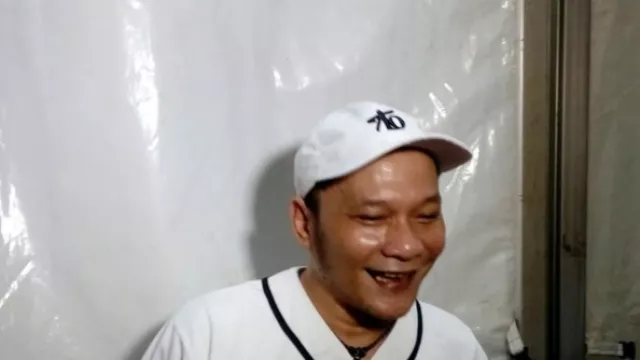 Diisukan Ayah Kandung Ressa Rossano, Iwa K Ngaku Profesional dengan Denada - GenPI.co