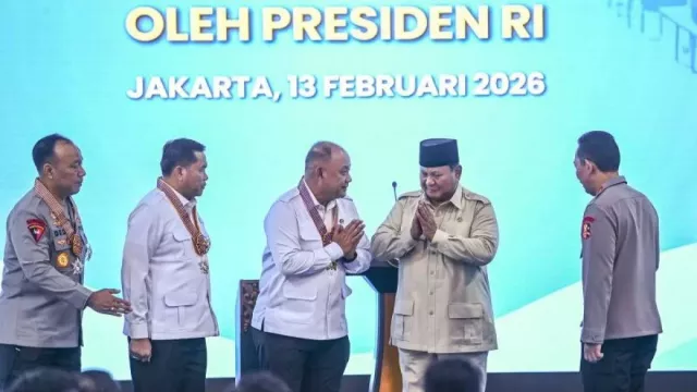 Miris! 28.000 Anak Keracunan MBG, Kepala BGN Malah Dapat Bintang Jasa - GenPI.co