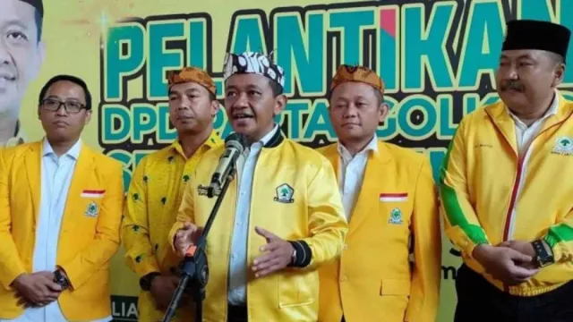 Bahlil Lahadalia Goda Emil Dardak, Agar Pindah Golkar - GenPI.co