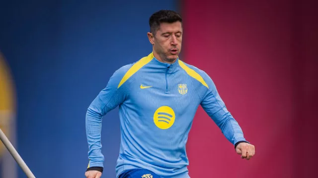  Diincar Chicago Fire, Lewandowski Jadi Rival Messi - GenPI.co