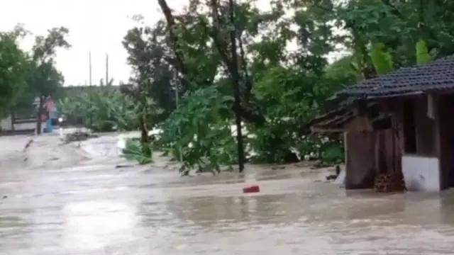 Banjir Grobogan Setinggi hingga 1 Meter Terjang 14 Desa, Rendam Permukiman dan Sawah - GenPI.co