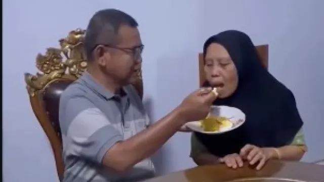 Nggak Cuma Cinta Istri, Bos Rokok HS Muliakan Ibu - GenPI.co
