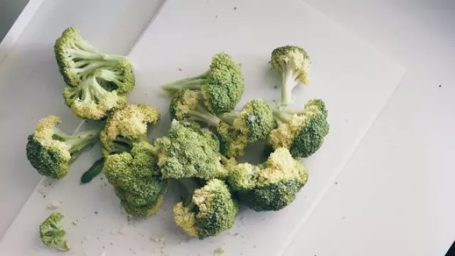 Wajib Coba! Ini 5 Makanan yang Bisa Bersihkan Usus, Pencernaan Langsung Lancarr - GenPI.co Wajib Coba! Ini 5 Makanan yang Bisa Bersihkan Usus, Pencernaan Langsung Lancarr - GenPI.co