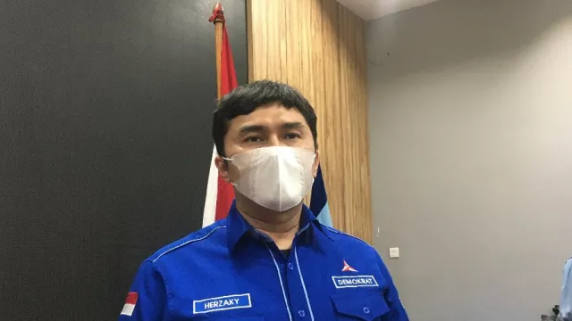 Suara Lantang Demokrat Singgung Koruptor Bansos - GenPI.co