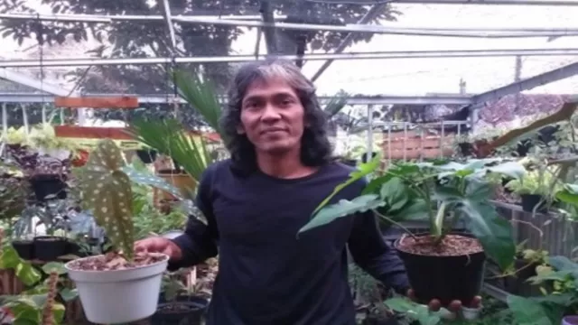 Anom Gencar Beri Edukasi Lingkungan Sambil Berbisnis Tanaman - GenPI.co