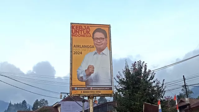 Soal Sorotan Baliho Airlangga Hartarto, Golkar Beri Respons Tegas - GenPI.co