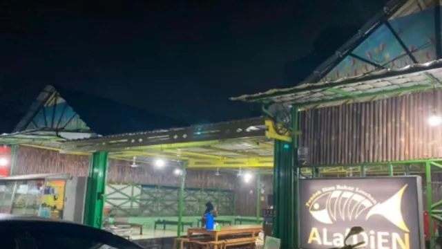 Rekomendasi Tempat Makan Ikan Bakar yang Tak Bikin Kantong Jebol - GenPI.co Rekomendasi Tempat Makan Ikan Bakar yang Tak Bikin Kantong Jebol - GenPI.co