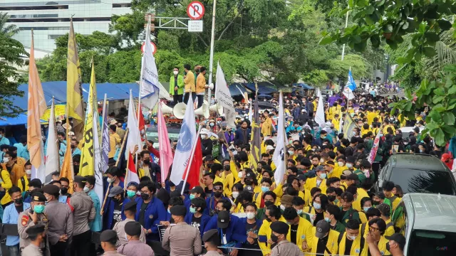 Mahasiswa Berhak Maju ke Gedung KPK, Polisi Harap Bersabar - GenPI.co