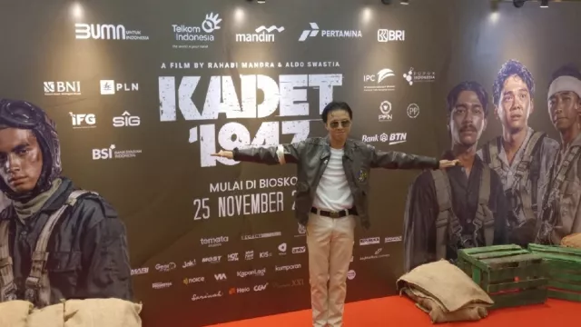 Bisma dan Givina Ungkap Rahasia Chemistry di Film KADET 1947 - GenPI.co