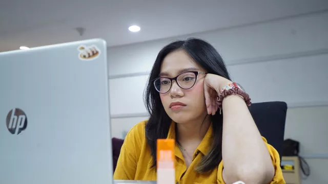 3 Cara Mengatasi Mata Kering, Dijamin Fresh Lagi - GenPI.co