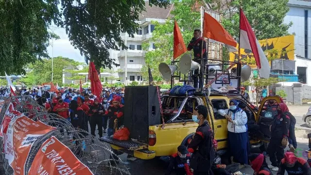 Gubernur Kepri: Acuan Penetapan UMK Adalah UU Cipta Kerja - GenPI.co