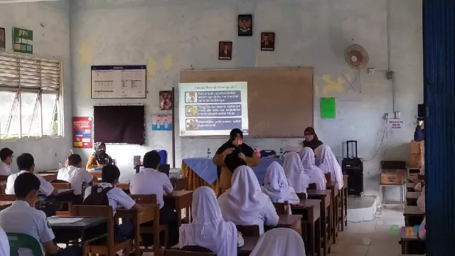Capaian Vaksin Anak Tinggi, Sekolah di Batam Mulai PTM 100 Persen - GenPI.co