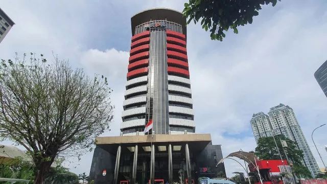 KPK Panggil Pejabat Bank Jatim, Eks Bupati Probolinggo Waspada - GenPI.co