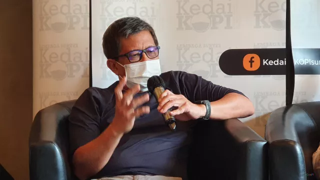 Rocky Gerung Sebut Oligarki Ternak Politikus, Menohok Banget - GenPI.co