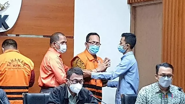 Hakim PN Surabaya Itong Isnaeni Emosi di Gedung KPK, Bikin Heboh - GenPI.co
