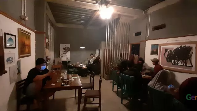 Hangout Nyaman dan Murah di Kedai Kopi Tepi Sungai, Wajib Dicoba! - GenPI.co Hangout Nyaman dan Murah di Kedai Kopi Tepi Sungai, Wajib Dicoba! - GenPI.co