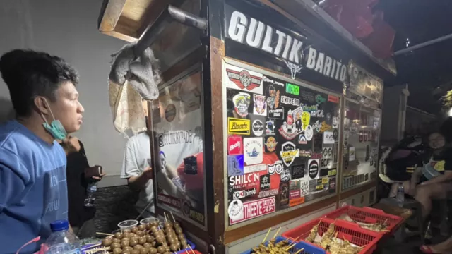 Kuliner Malam Gultik Blok M Menggugah Selera, Harga Murah Meriah! - GenPI.co