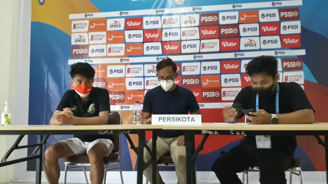 Kena Kartu Merah Lawan Farmel FC, Pelatih Persikota Buka-bukaan - GenPI.co