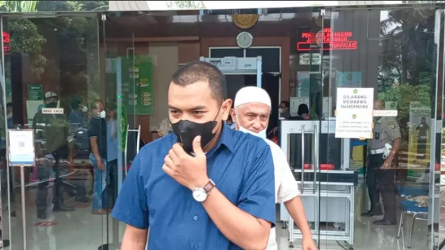 Aziz Yanuar Teriak Fitnah di Sidang Munarman, Menegangkan! - GenPI.co