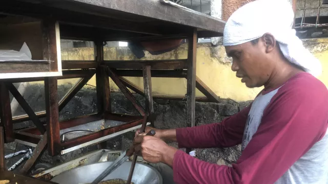 Tempe Langka, Pedagang Gorengan Tutup Jualan - GenPI.co