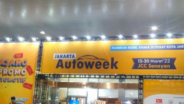 Jakarta Auto Week 2022 Ramai, Pengunjung Incar Promo Mobil Murah! - GenPI.co