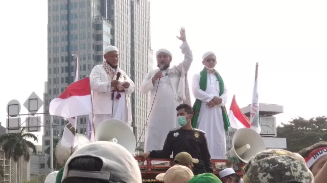 Besok Reuni 212, Aziz Yanuar Jawab Kehadiran Rizieq - GenPI.co