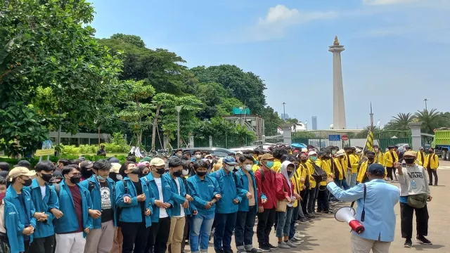 Teriakan BEM SI Menggema, Ribuan Mahasiswa Kepung Istana - GenPI.co