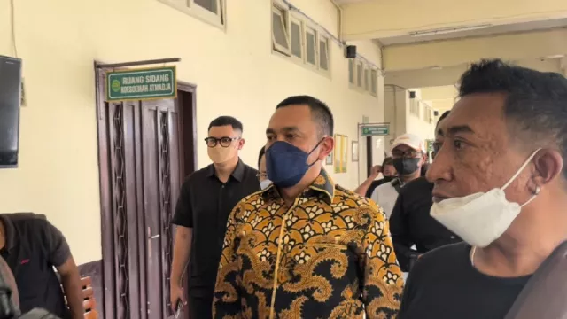 Anggota DPR Ahmad Sahroni Blak-blakan, Bikin Adam Deni Dibui - GenPI.co