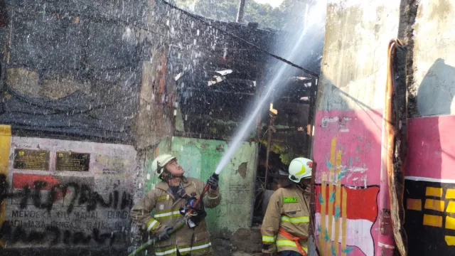 Detik-Detik Kebakaran di Pasar Gembrong, Ada Teriakan Kencang - GenPI.co