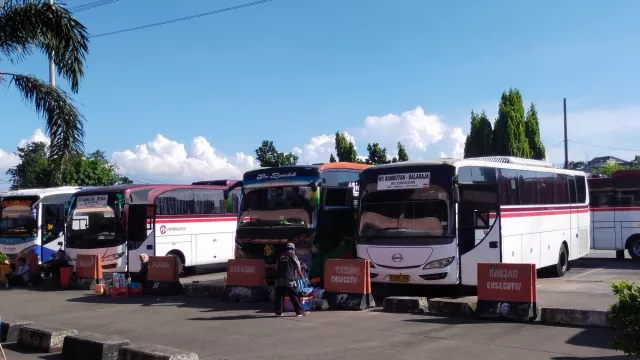 Penumpang Arus Balik Lebaran Terminal Kampung Rambutan Menurun - GenPI.co