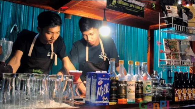 Kedai Kopi Bang Zare, Pilihan Nongkrong Antikantong Bolong - GenPI.co