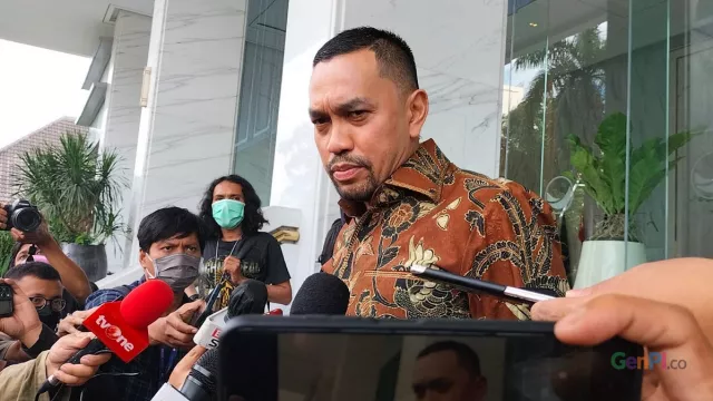 Ahmad Sahroni Mendadak Blak-blakan: BUMN Bukan Sponsor Formula E - GenPI.co