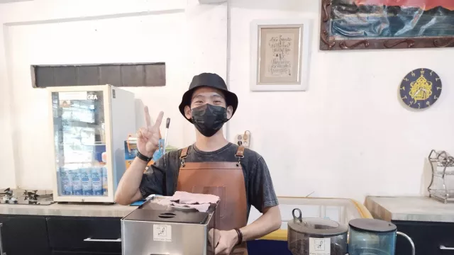 Pandemi Covid-19 Bikin Penghasilan Barista Ambyar - GenPI.co