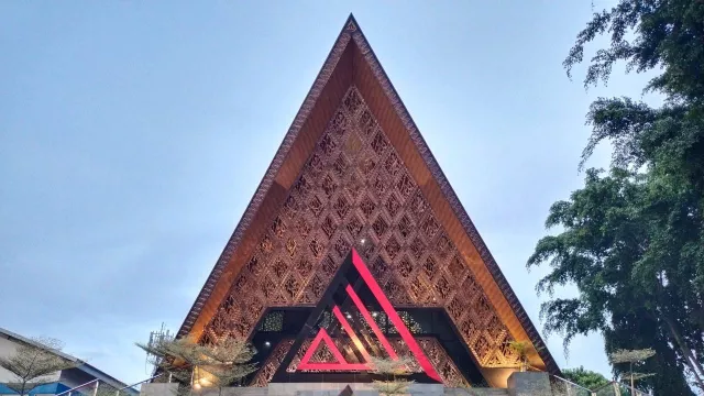 PDIP Bangun Masjid At-Taufiq, Ornamennya Didesain Megawati - GenPI.co