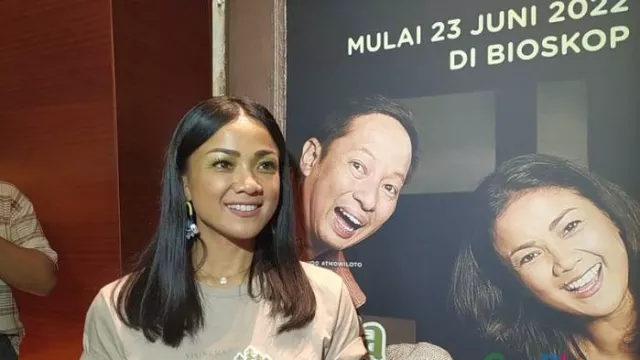 Nirina Zubir Akui Canggung Jadi Istri Ringgo Agus di Film - GenPI.co