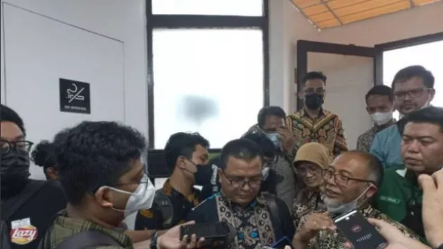 Sidang Kasus Suap Bendahara PBNU Batal Digelar, KPK Ciut Nyali? - GenPI.co