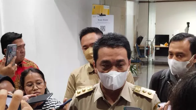 Riza Patria Merespons Kritikan PDIP Soal Banjir di Jakarta - GenPI.co