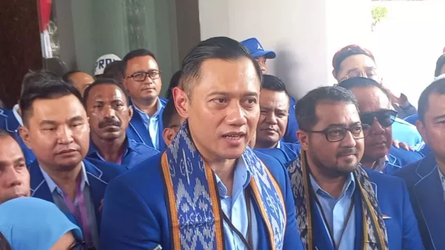Jalan Kaki Bersama Kader, AHY Sah Daftarkan Demokrat ke KPU - GenPI.co
