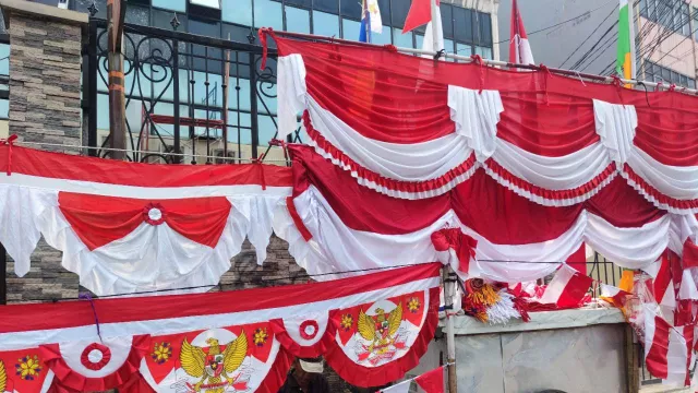 Penjual Bendera Merah Putih Raup Keuntungan Rp 800 Ribu per Hari - GenPI.co