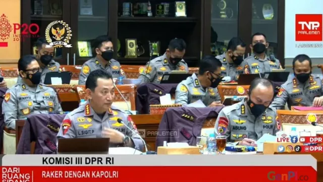 Kapolri Terdesak, Komisi III DPR Minta Motif Pembuhan Brigadir J Dibongkar - GenPI.co