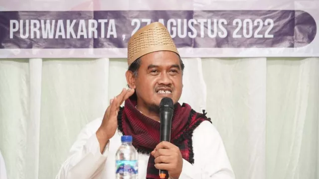 Dukung Airlangga Capres, Kiai Aos: Banyak Kerja, tak Suka Pencitraan - GenPI.co